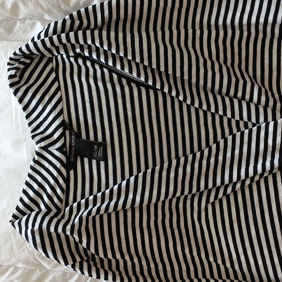 Racerback Stretchy front mock wrap,black/white stripe 24" Long. 16" Pit2 Pit - Picture 8 of 9